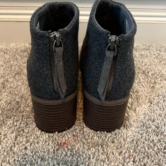 NEW Women's TOMS Lacy Bootie Forged Iron Grey Suede/Felt 5‎ $85 ankle boots Nice - Picture 9 of 16